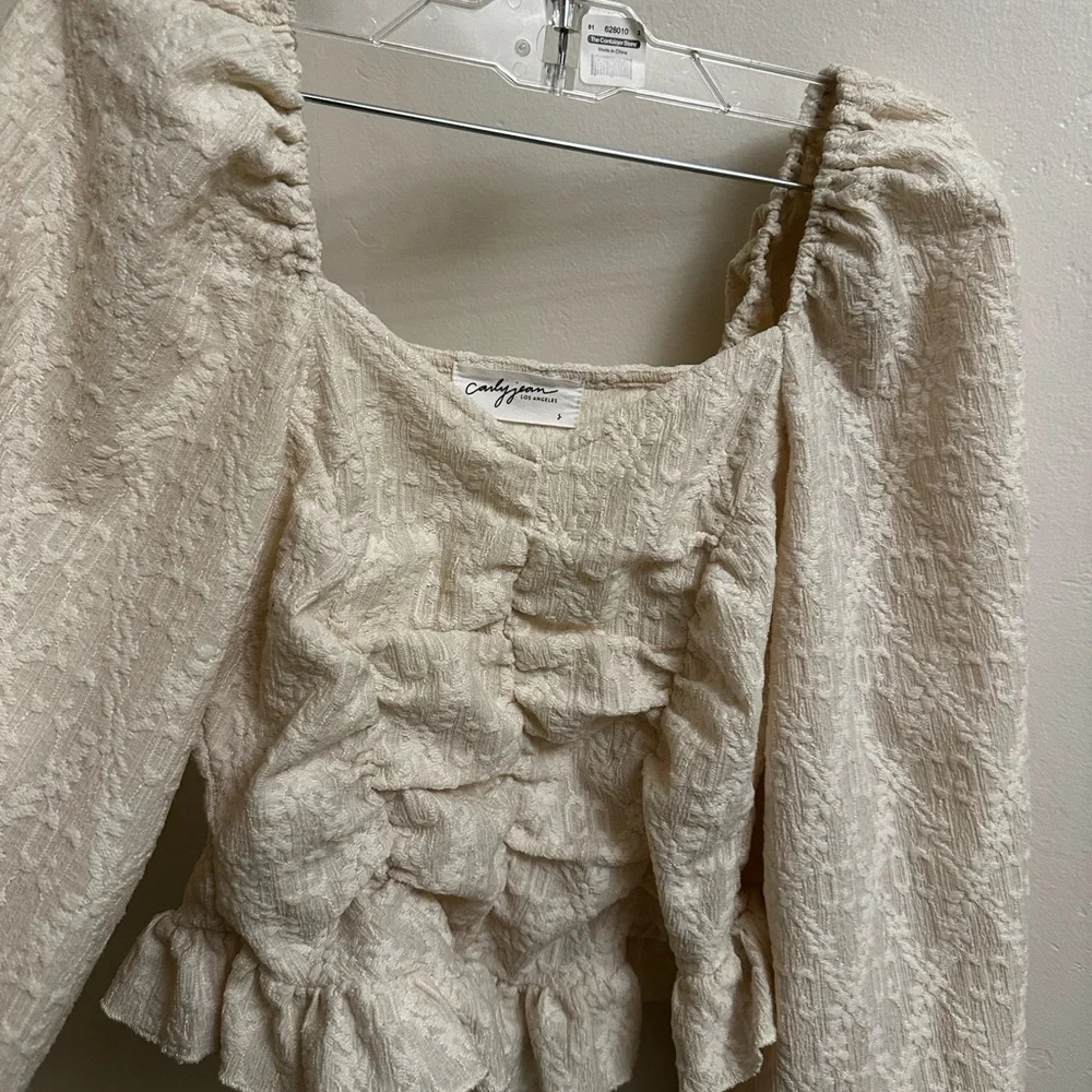 Carly Jean Los Angeles Ivory Textured Blouse - Picture 1 of 3